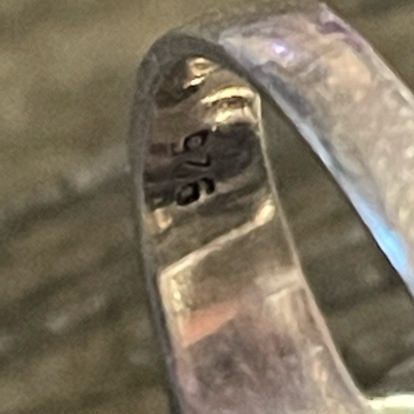 Sterling silver and Amethyst ring size 7.5 - Picture 3 of 6